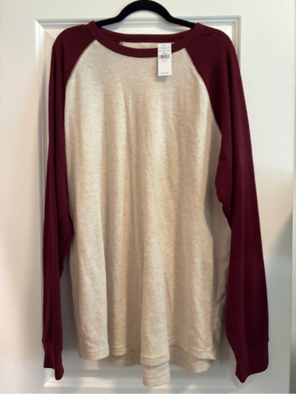 American Eagle Outfitters Thermal Raglan Top in Cream and Burgundy